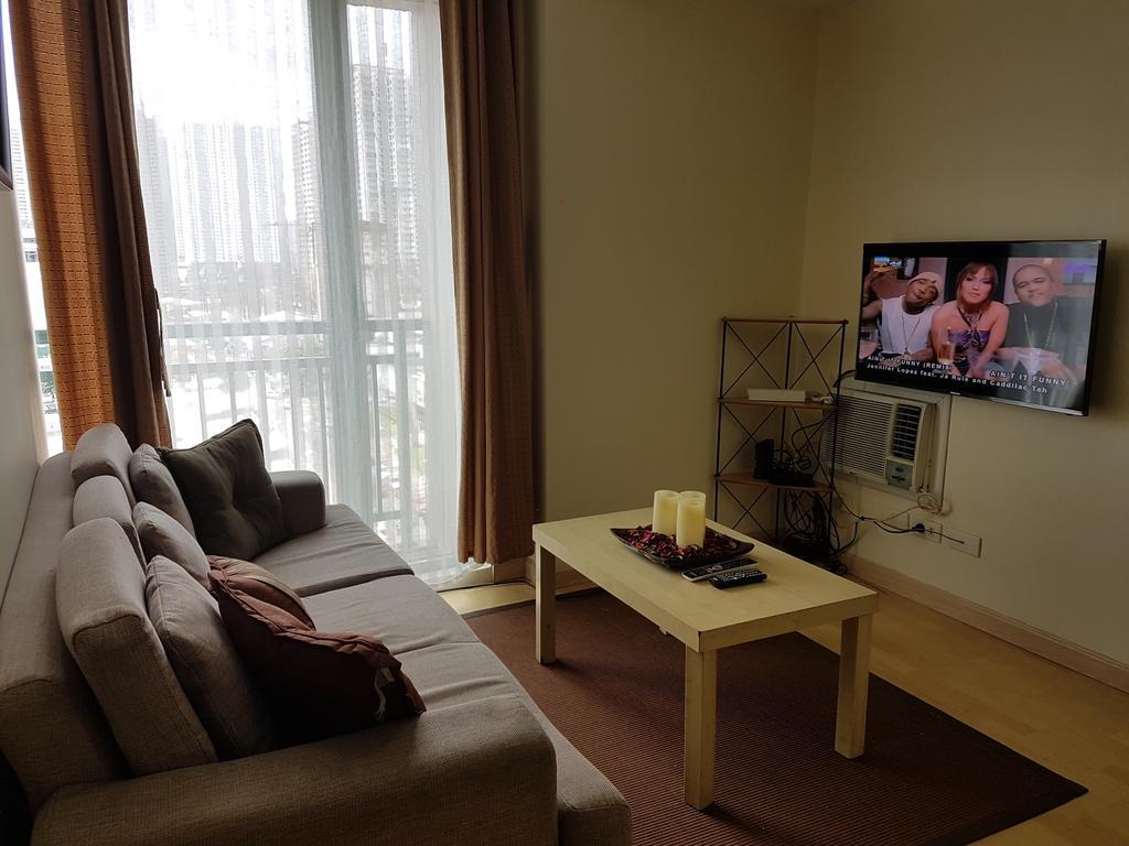 Ortigas 2 Bedroom Corner Unit With 2 Queen Across Shangrila Manila Exterior photo
