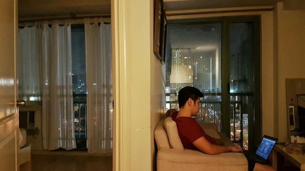Ortigas 2 Bedroom Corner Unit With 2 Queen Across Shangrila Manila Exterior photo